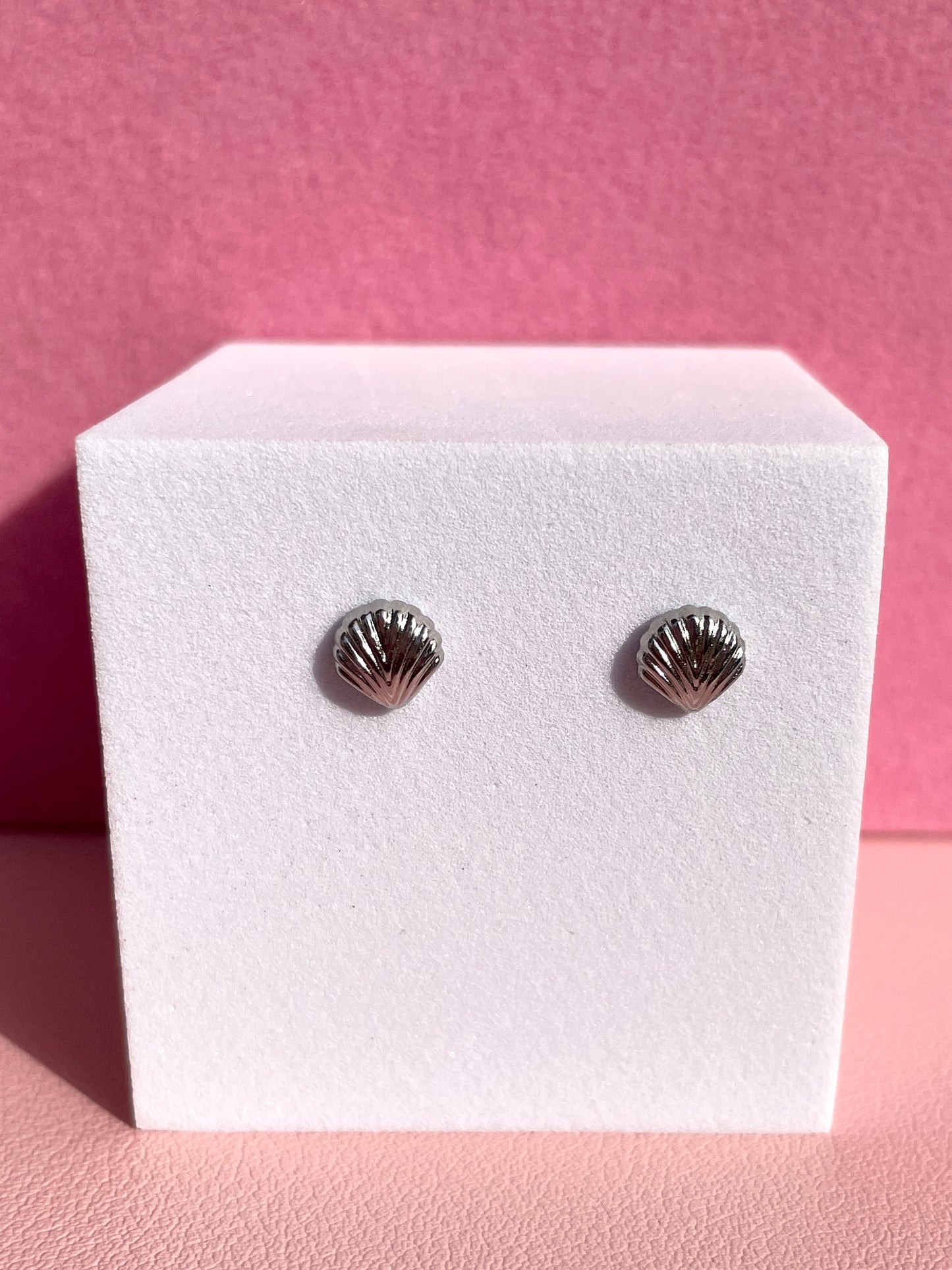 Shelly Studs